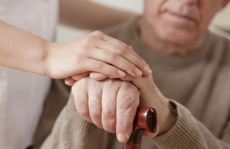 Ne počinje uvijek drhtanjem: Znak Parkinsonove bolesti može se pojaviti godinama ranije