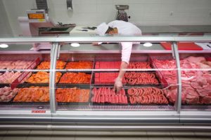 Cijene mesa više nego lani: Strah od novih poskupljenja puni zamrzivače