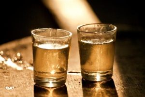 Vlast će da pije “Krajišku ljepoticu”: Vlada Srpske naručila 240 flaša rakije iz Laktaša