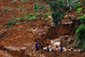 Ilegalne jame zlata: U klizištu poginulo 12 žena
