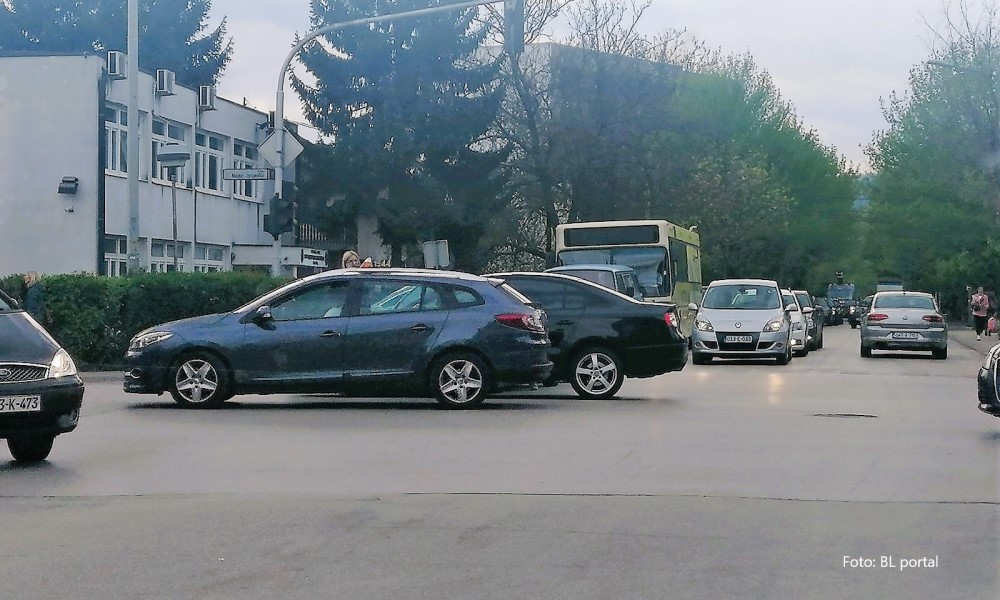 Vozači oprez! Udes kod Ekonomskog fakulteta u Banjaluci