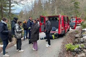 Zaglavili u snijegu: Evakuisano 18 turista iz Poljske i Španije