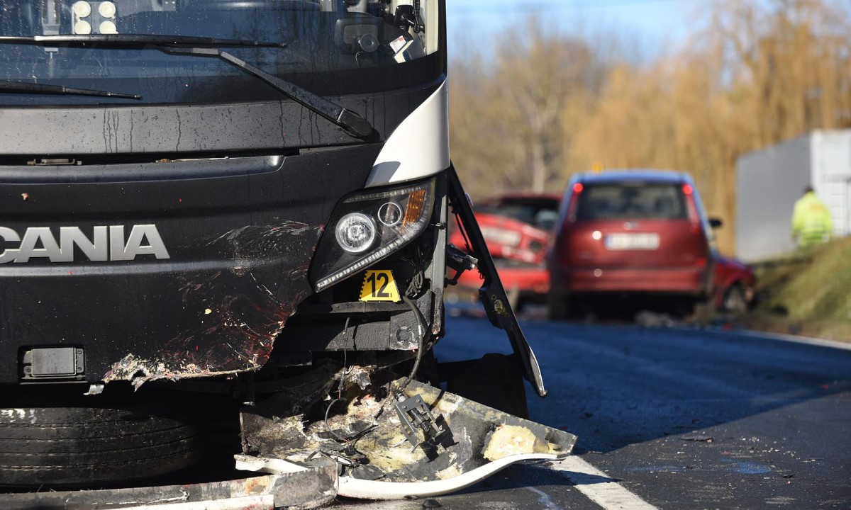 Ekskurzija mogla završiti tragično: Autobus pun đaka udario u zid tunela