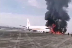 Avion skliznuo sa piste, pa se zapalio: Nekoliko povrijeđenih VIDEO