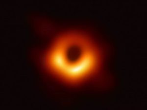 Prva slika crne rupe: Četiri miliona puta masivnija od Sunca i predivna