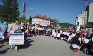 Han Pijesak čuva tradiciju: Festival okupio oko 150 mladih folkloraša