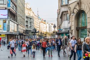 Nezgodna situacija: Građani Srbije između straha od ruske odmazde i pritiska Zapada