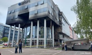 Policija obezbjeđuje mjesto nesreće: Zgrada IRB uništena, inspektori i tužilac na licu mjesta