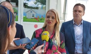 Trivićeva posjetila OŠ “Desanka Maksimović”: Predškoliskim vaspitanjem i obrazovanjem obuhvaćeno 28 odsto djece