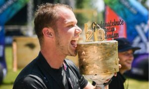 Stanivukovića na cilju dočekala rođendanska torta: Još jedna savladana prepreka FOTO/VIDEO