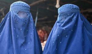 Talibani naredili: Žene moraju da prekriju lice tokom vođenja programa