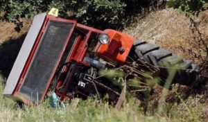 Nesreća kod Mrkonjić Grada: Poginuo traktorista