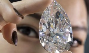 Bogatstvo za “The Rock”: Najveći bijeli dijamant prodat za skoro 19 miliona dolara