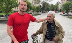 Za pomoć malom Vukanu: Stanivuković kupio bicikl od čovjeka koji je na njemu došao u Banjaluku