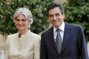 Zbog zapošljavanja supruge: Bivši francuski premijer osuđen na godinu dana zatvora
