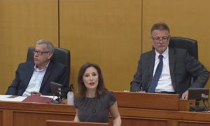 Zastupnica mora biti zdrava: Konstrakta se “pjeva” i u hrvatskom saboru VIDEO
