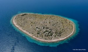 Biser Jadrana: Najčudnije ostrvo izgleda kao otisak prsta FOTO
