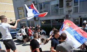 Veselo u Banjaluci: Maturanti slavili posljednji dan škole