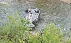 Nesreća u BiH: Automobil završio u rijeci