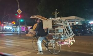 Neobična fotografija: Čovjek vozi nesvakidašnji bicikl