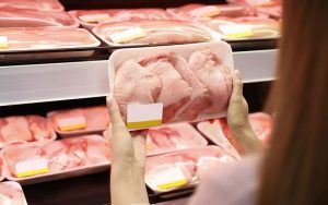 Pad za oko deset procenata: Piletina u BiH jeftinija zbog uvoza