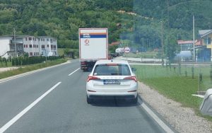 Usporen saobraćaj: U sudar automobila i kamiona jedna osoba povrijeđena