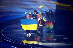 Počelo finale Evrovizije: Srbija čeka Konstraktin nastup, kladionice tipuju na Ukrajinu