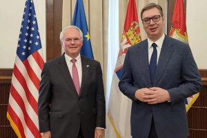 Vučić sa Hilom: Beograd ostaje dosljedan u traženju održivog rješenja za KiM