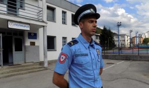 Karakter i profesija jači od izazova: Policajac iz Bratunca vratio izgubljeni novčanik