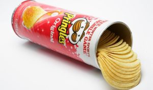 Kraj saradnje: Kompanija koja pravi čips Pringles “puca” na tri dijela