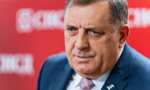 Dodik poručio: Ako žele radikalizaciju, neka Šmit donosi odluke