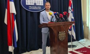Stanivuković poručio Đajiću: Ne možemo isplatiti pomoć penzionerima, jer bi prekršili zakon