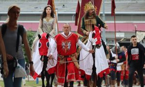 Vitezovi defilovali Banjalukom: Na Kastelu počeo peti festival “Kastrum” VIDEO