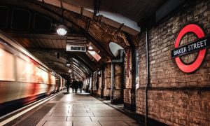 Sumnjivi paket izazvao lažnu uzbunu: Evakuisana metro stanica u Londonu