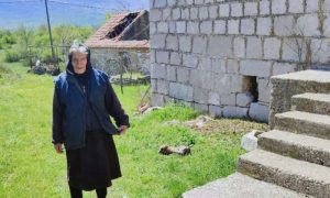 Stogodišnjoj baki potrebna pomoć: Milica jedina srpska povratnica u dalmatinsko selo
