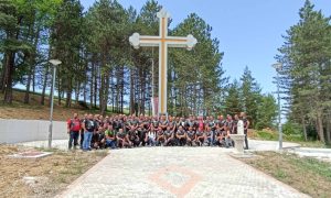 “Noćni Vukovi” posjetili Drvar: Odali počast poginulim srpskim borcima u proteklom ratu
