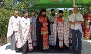 Episkop Sergej osveštao temelj hrama u Nagrađu: Vjerujem da će se narod vratiti na svoje ognjište