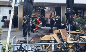 Incident u Berlinu: Jedna osoba poginula nakon što je auto udario u masu