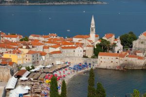 Čekaju ih raširenih ruku: Crna Gora za sezonu traži 5.000 stranih radnika