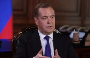 Medvedev poručio da se Rusija sama bori sa Zapadom: Još nismo iskoristili sav arsenal oružja