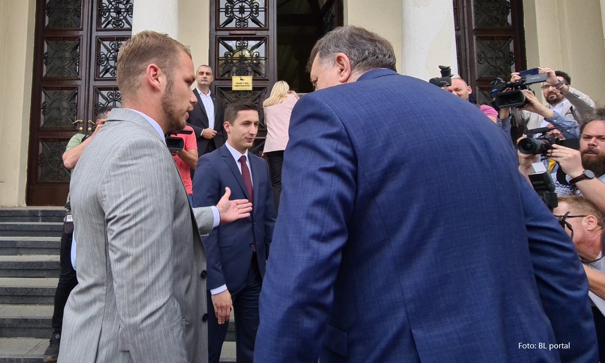Zanimljivo pozdravljanje: Pogledajte koje riječi su razmijenili Dodik i Stanivuković VIDEO