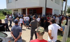 Mještani Donjih Kola danima bez vode: Pronaći rješenje ili mirni protesti FOTO