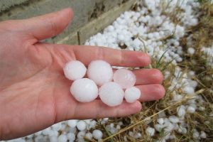 Nevrijeme pogodilo dio Crne Gore: Padao grad veličine oraha