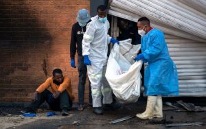 Strahota u Južnoj Africi: Najmanje 17 mladih pronađeno mrtvo u lokalu, imali između 18 i 20 godina