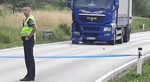 Stravična saobraćajka: Pješak poginuo nakon što ga je udario kamion