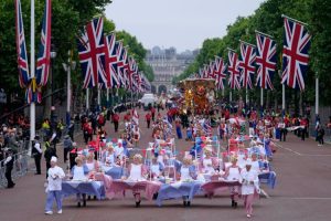 U čast kraljice Elizabete: Svečana povorka na ulicama Londona FOTO