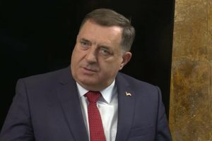 Dodik odgovorio Šmitu: BiH vidi kao šumu u kojoj sebi daje ulogu lovca