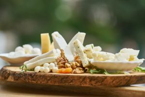 Zašto je zdravo jesti mladi sir? Evo kako utiče na organizam