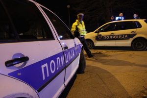 Oglušio se na sve naredbe: Policija zaustavila Dobojliju u audiju, on pobjegao