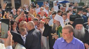 Priređen svečani doček: Patrijarh Porfirije stigao u Tuzlu